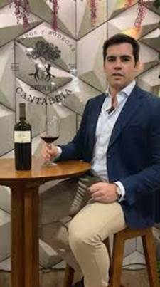 Mikel Eguren, export manager del grupo Viñedos y Bodegas Sierra Cantabria y  miembro de la 5ta generación de la familia fundadora de la bodega, ofreció  una Master Class DOCa Rioja en Asunción donde ...